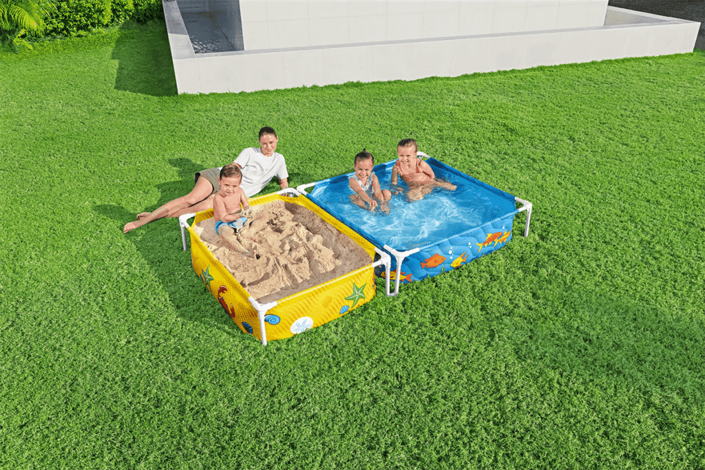 atrakcje dla dzieci w ogrodzie_basen z piaskownicą 