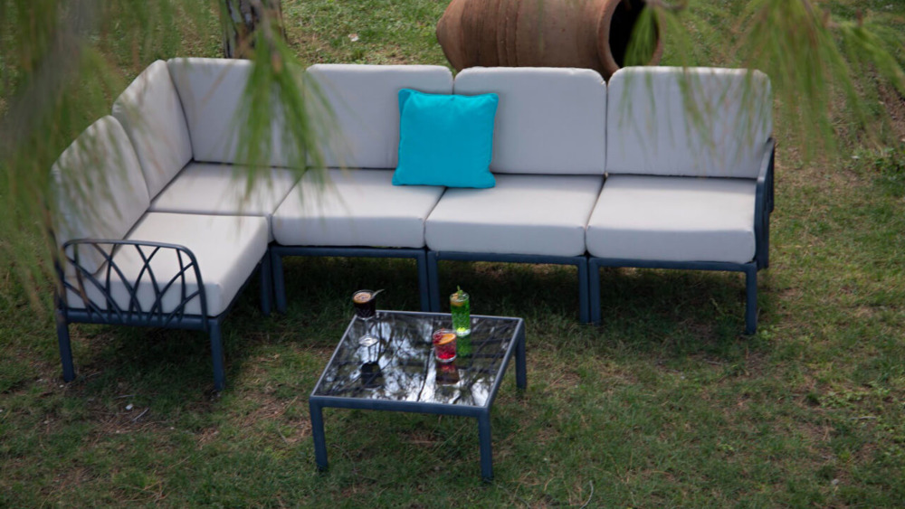 Modułowy narożnik ogrodowy GARDA ze stolikiem i pufą Anthracite