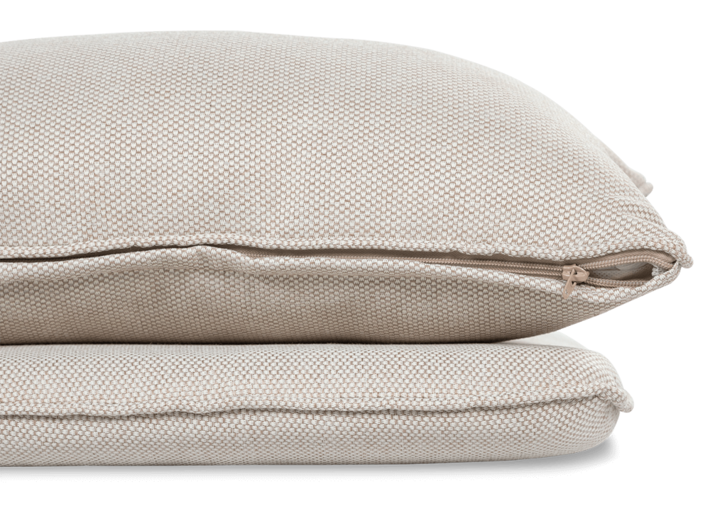 zbliżenie na poduszki w zestawie wypoczynkowym almera