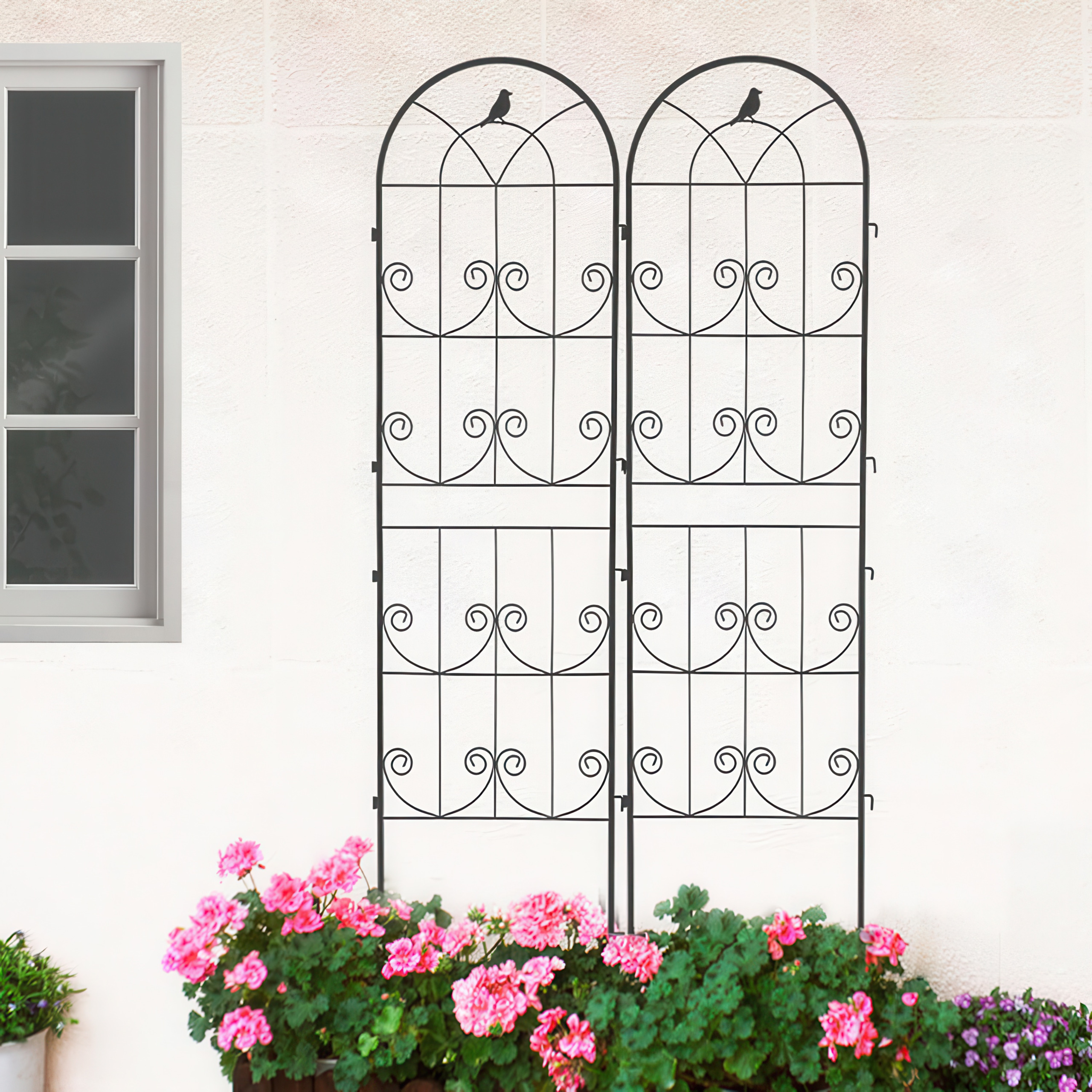 Елегантні підпорки в саду